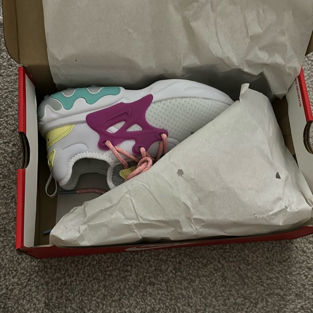 Brand new nike sneaker!